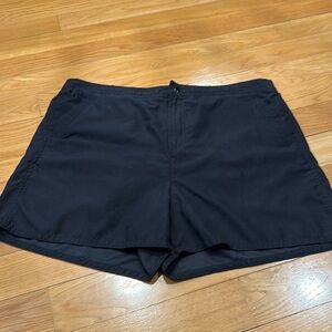 Croft and Barrow women’s black swim shirts size 16W.